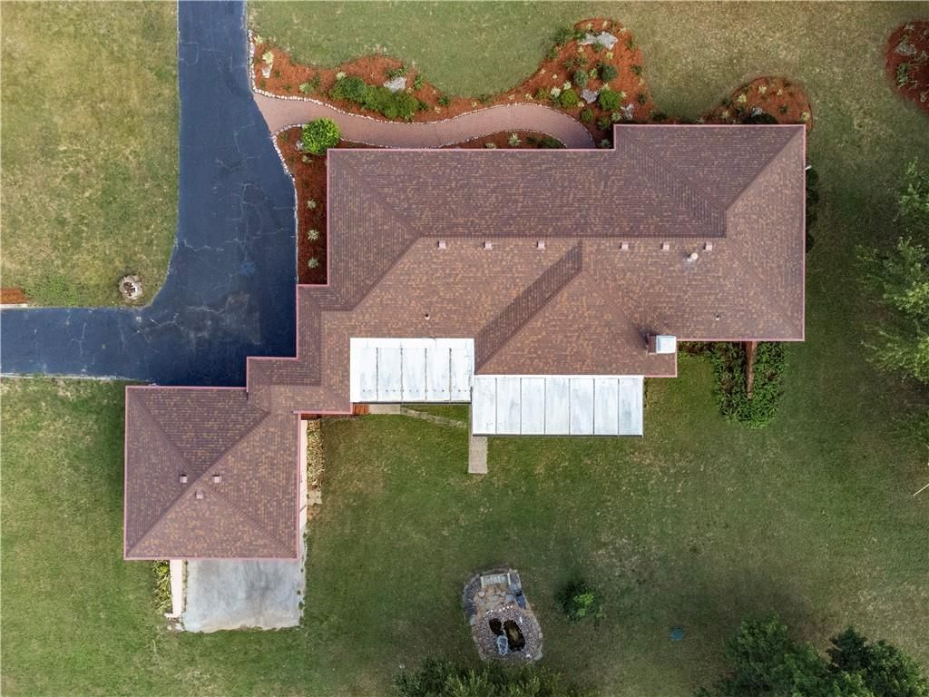822 Dickinson Road — photo 17