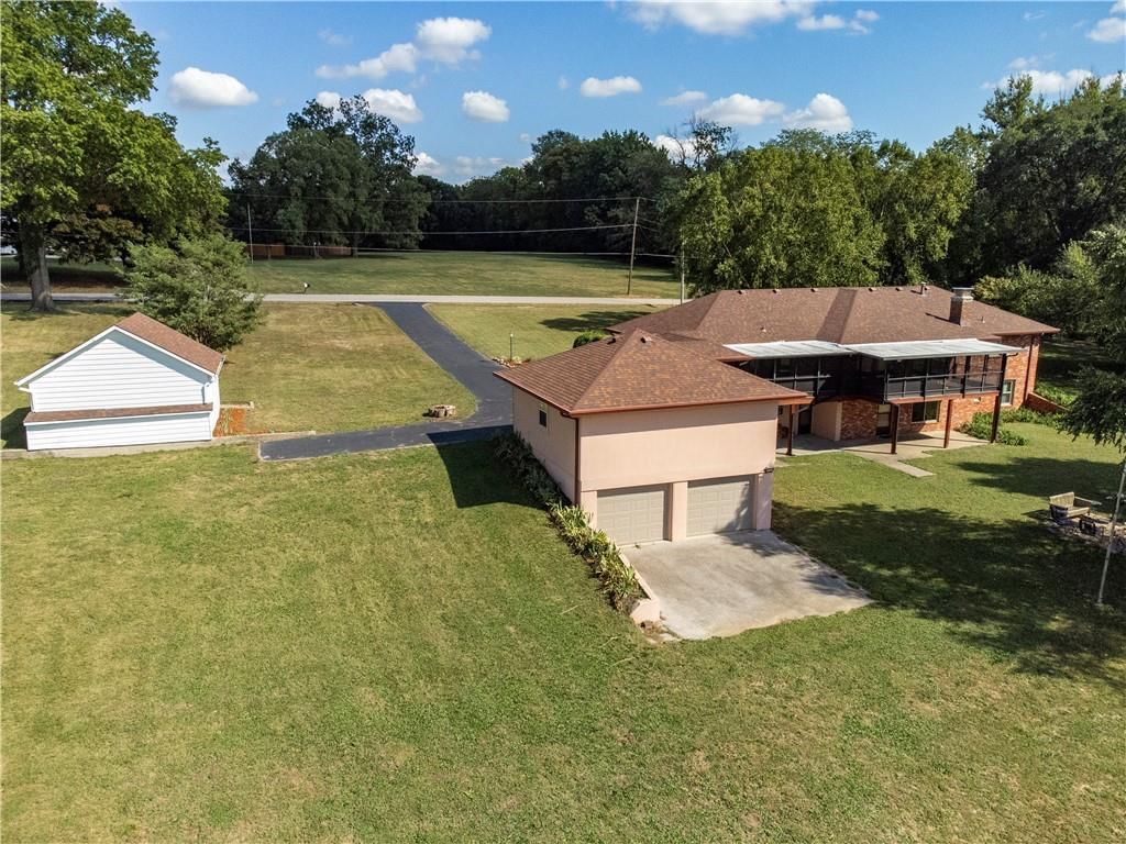 822 Dickinson Road — photo 21