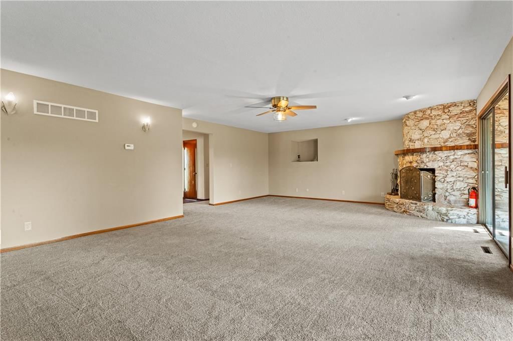 822 Dickinson Road — photo 27
