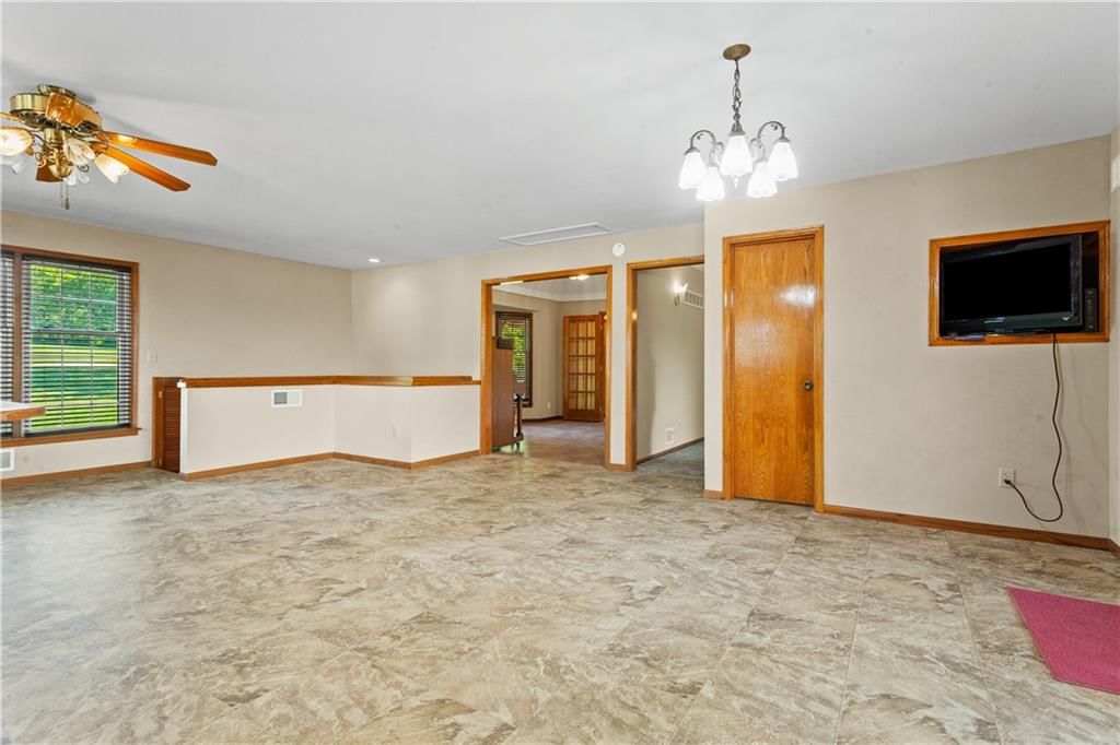 822 Dickinson Road — photo 33
