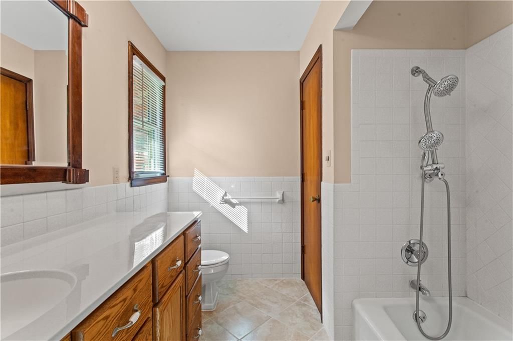 822 Dickinson Road — photo 44