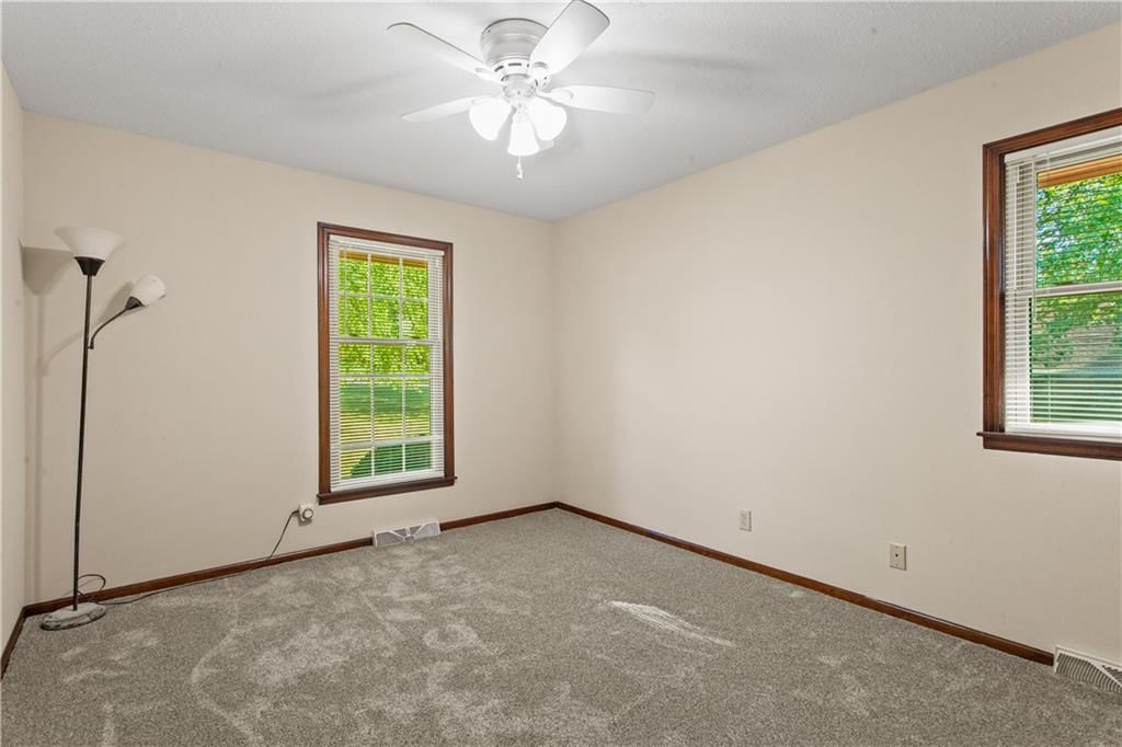 822 Dickinson Road — photo 47