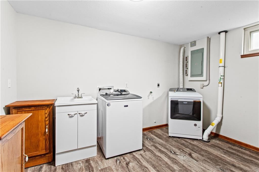 822 Dickinson Road — photo 63