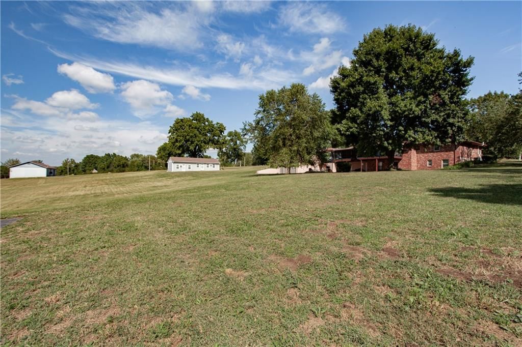 822 Dickinson Road — photo 86