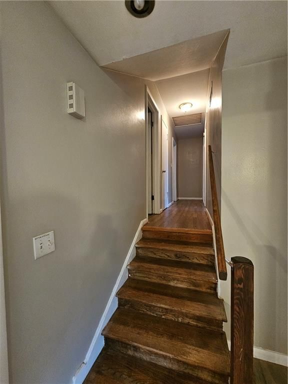 Photo 7 of 20 - 7414 E 110th Street