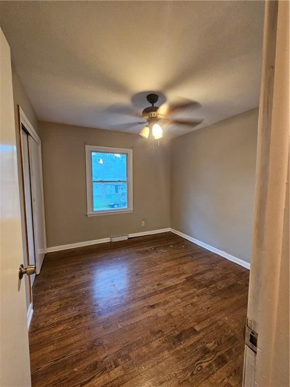 Photo 10 of 20 - 7414 E 110th Street