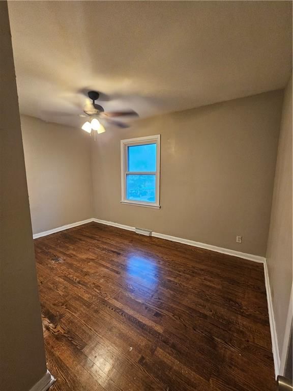 Photo 11 of 20 - 7414 E 110th Street