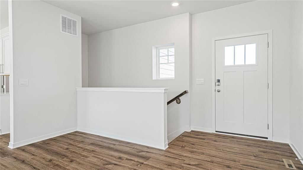 616 Izzy Way — photo 2