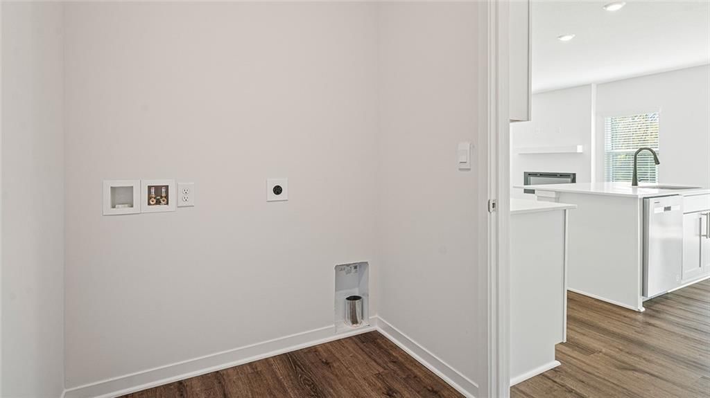 616 Izzy Way — photo 33