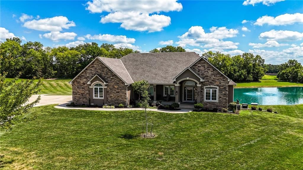 33412 Pinehurst Lane, Grain Valley, MO