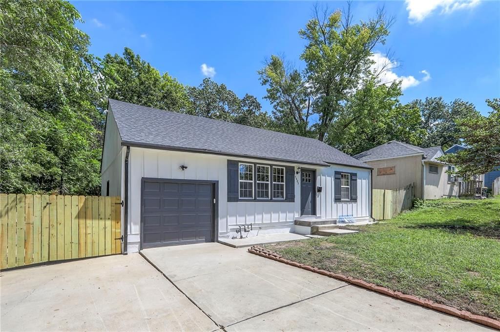 5605 Oakland Avenue — photo 3