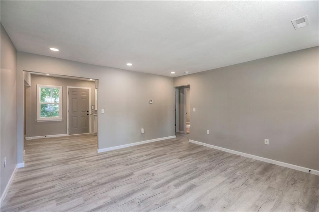 5605 Oakland Avenue — photo 6