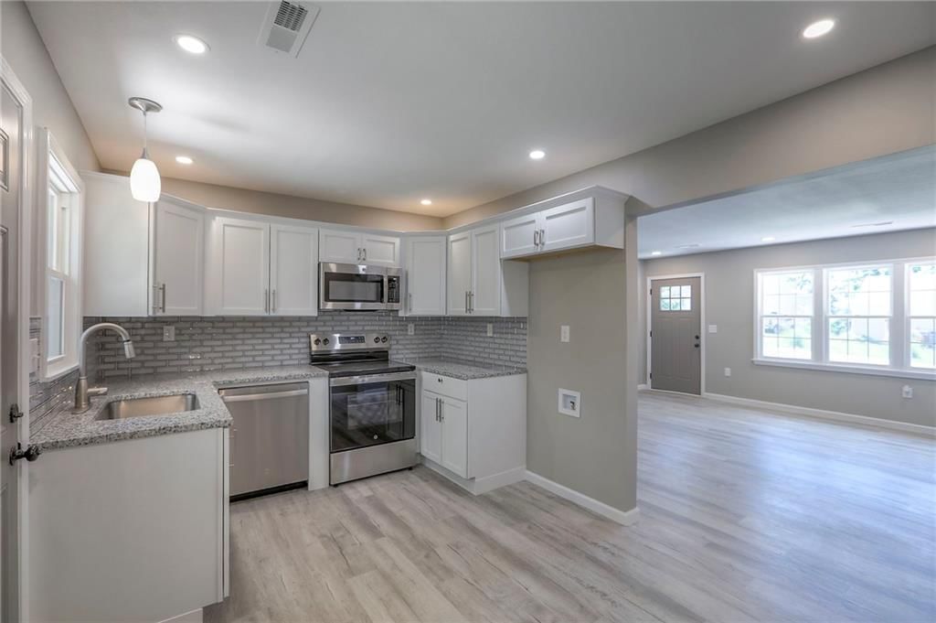 5605 Oakland Avenue — photo 8