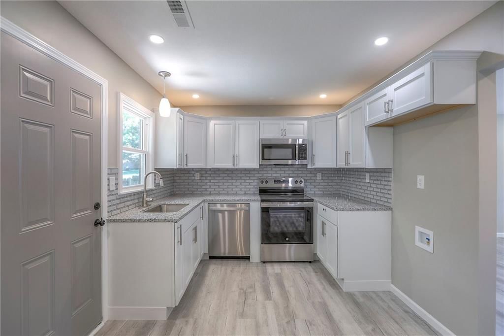 5605 Oakland Avenue — photo 9