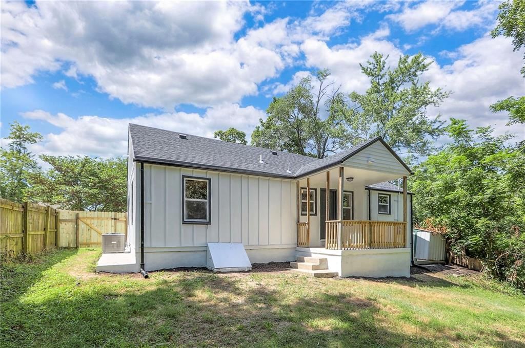 5605 Oakland Avenue — photo 18