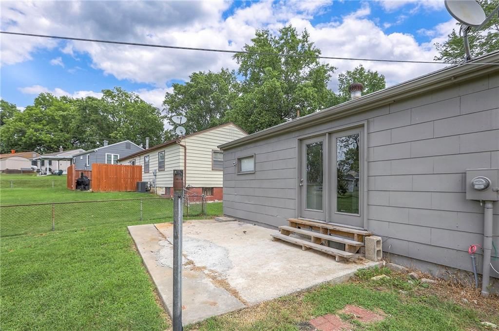 12809 E Bowen Street — photo 34