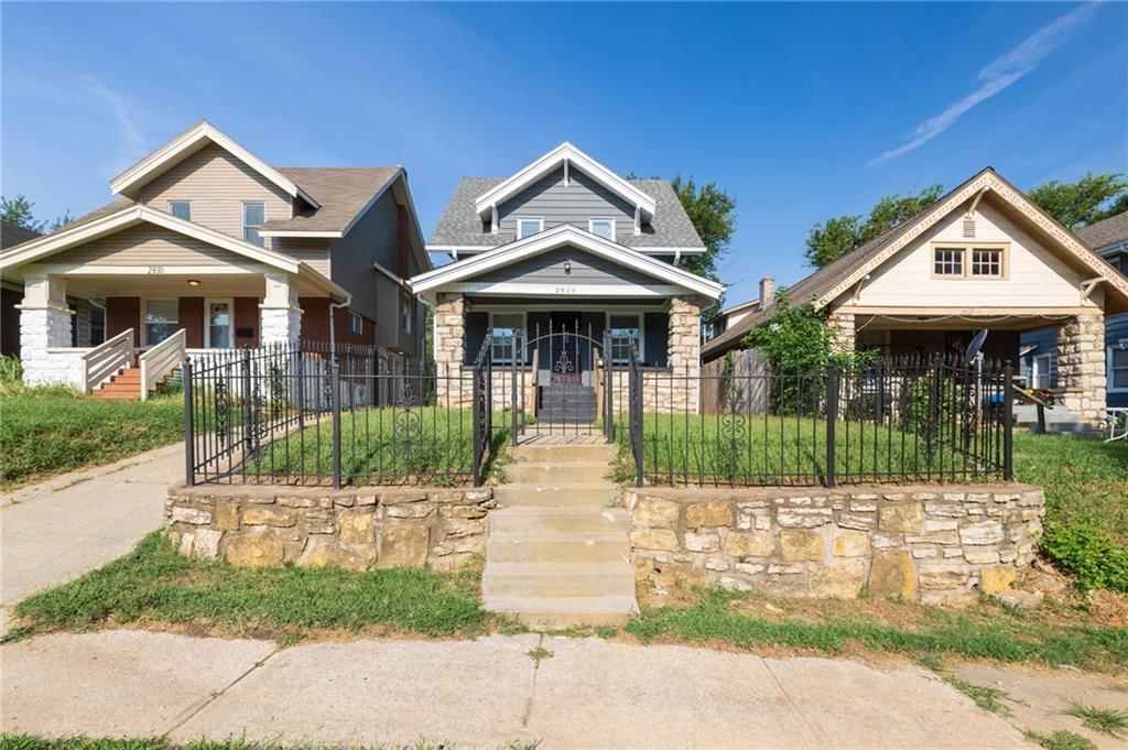 2926 Bales Avenue — photo 4