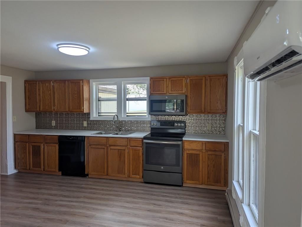 301 Beech St Street — photo 12