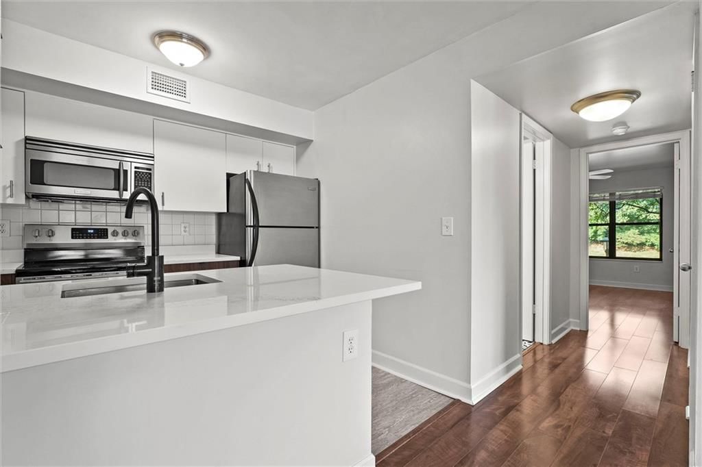 445 W 9th #103 Street — photo 12