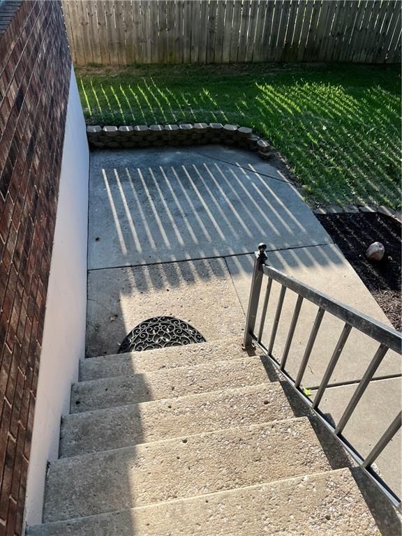 17815 Greentree Avenue — photo 2