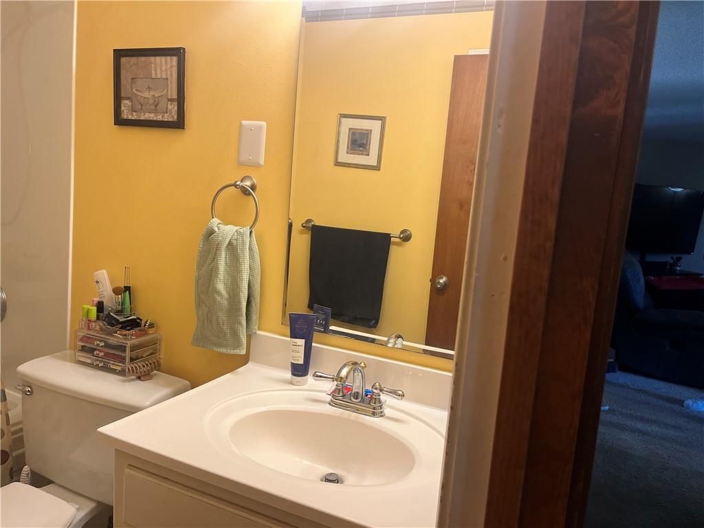 17815 Greentree Avenue — photo 13