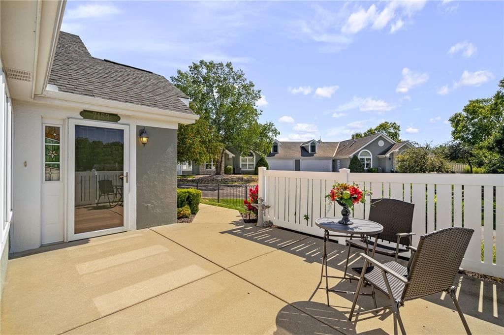 7153 Meadow View Street — photo 9