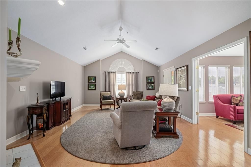7153 Meadow View Street — photo 16