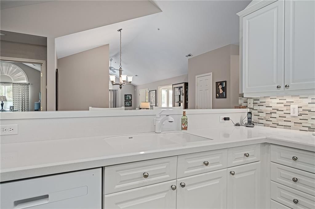 7153 Meadow View Street — photo 28