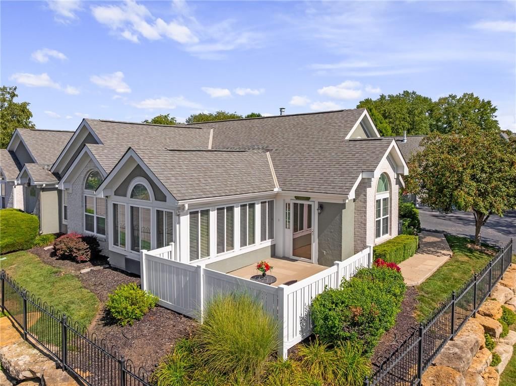7153 Meadow View Street — photo 42