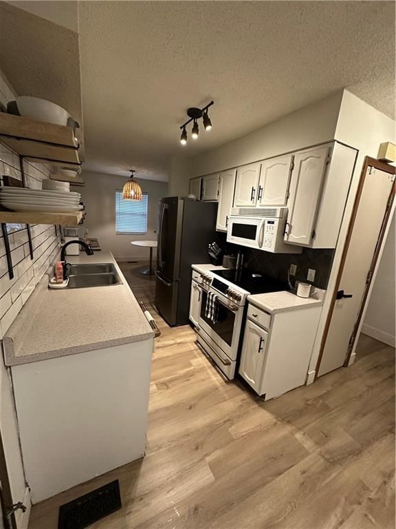 322 N Vermont Street — photo 9