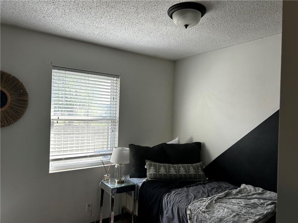 322 N Vermont Street — photo 12