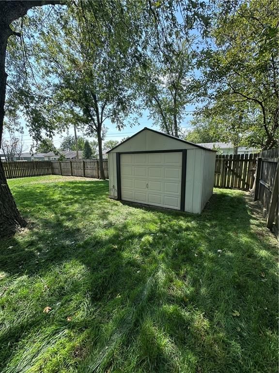 322 N Vermont Street — photo 17