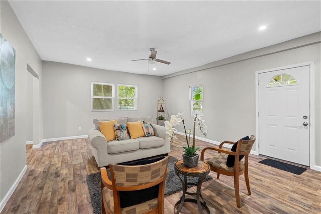 302 Walnut Street — photo 8