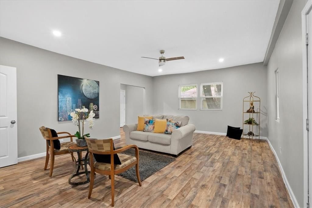 302 Walnut Street — photo 9