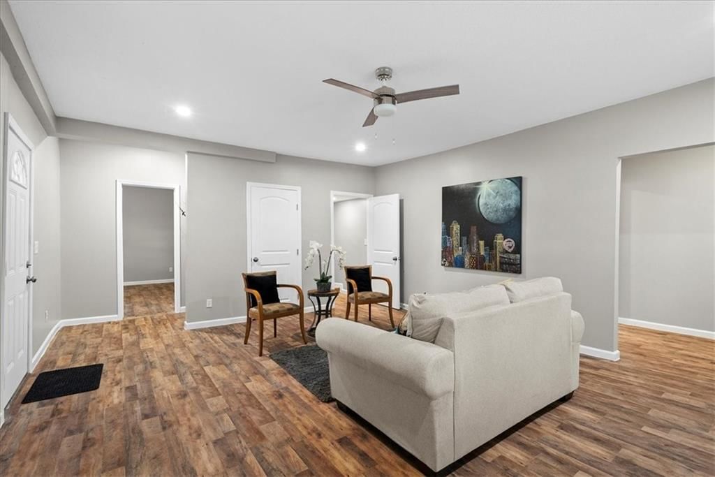 302 Walnut Street — photo 10