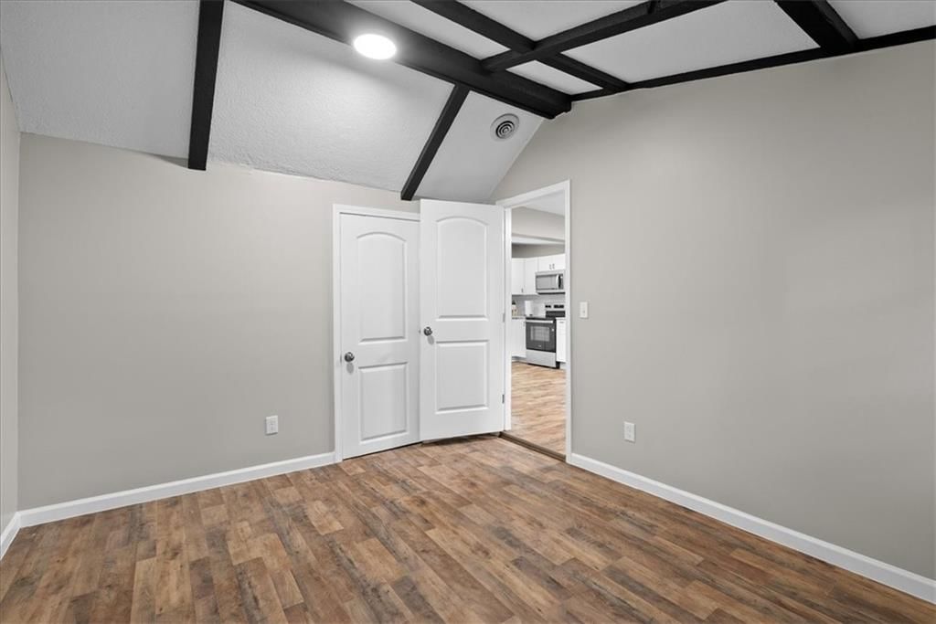 302 Walnut Street — photo 16