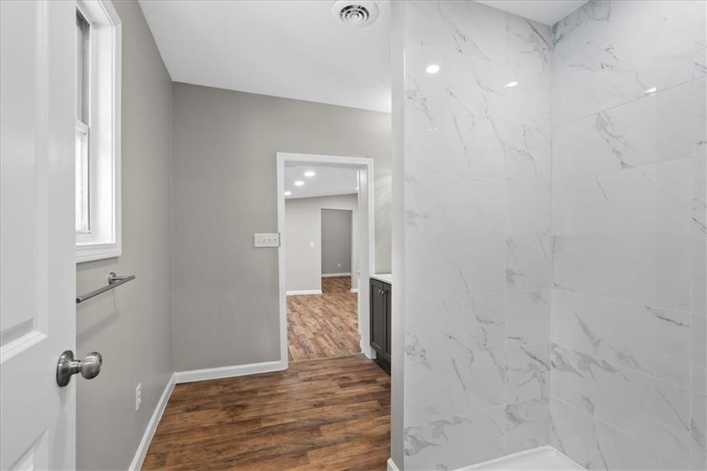 302 Walnut Street — photo 20