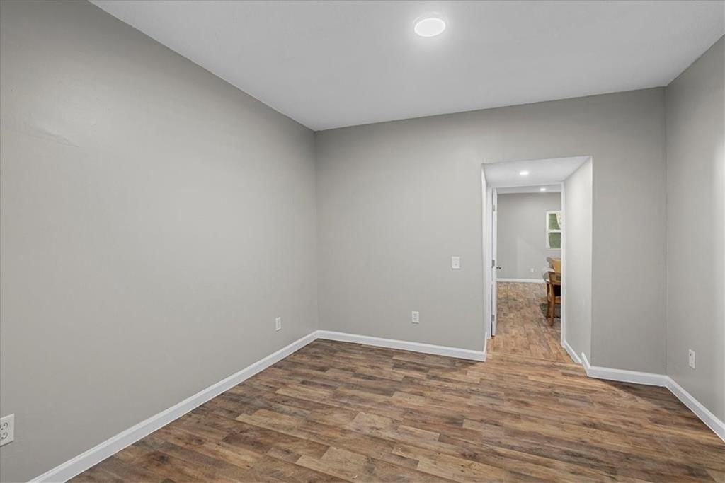 302 Walnut Street — photo 26