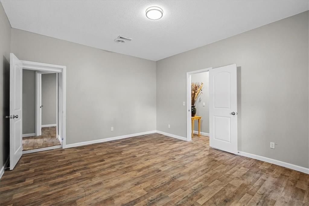 302 Walnut Street — photo 27
