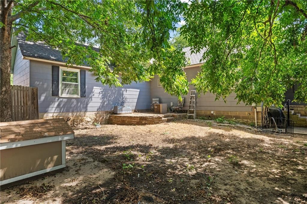 204 W Cherokee Street — photo 27