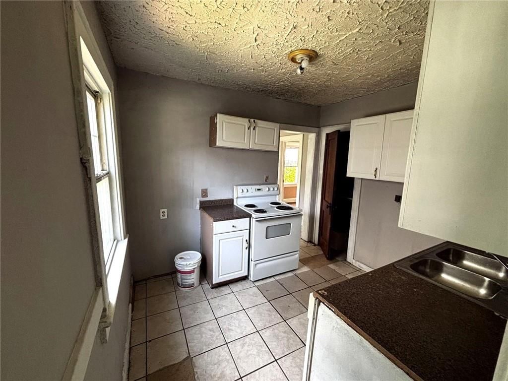 Photo 9 of 24 - 6031 E 14th Street