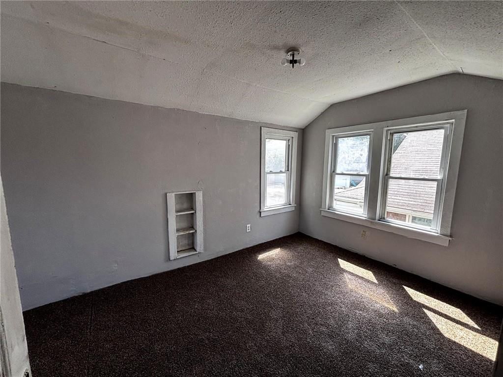 Photo 17 of 24 - 6031 E 14th Street