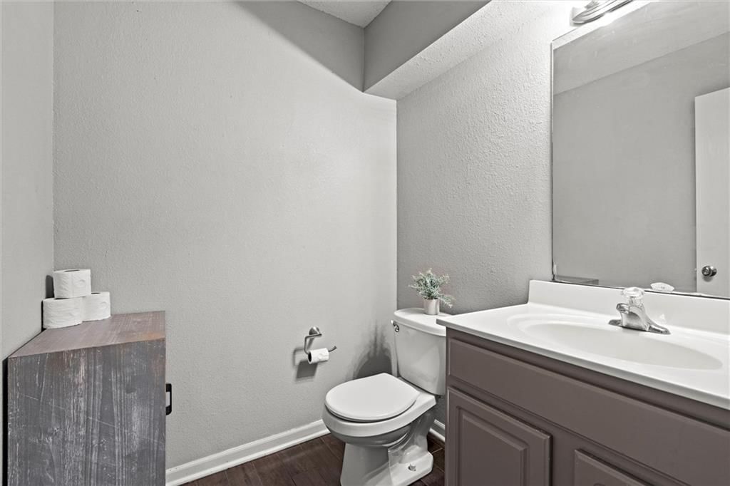 Photo 14 of 33 - 3561 NE Austin Drive