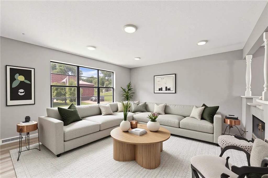 Photo 5 of 35 - 1628 1st Street Terrace