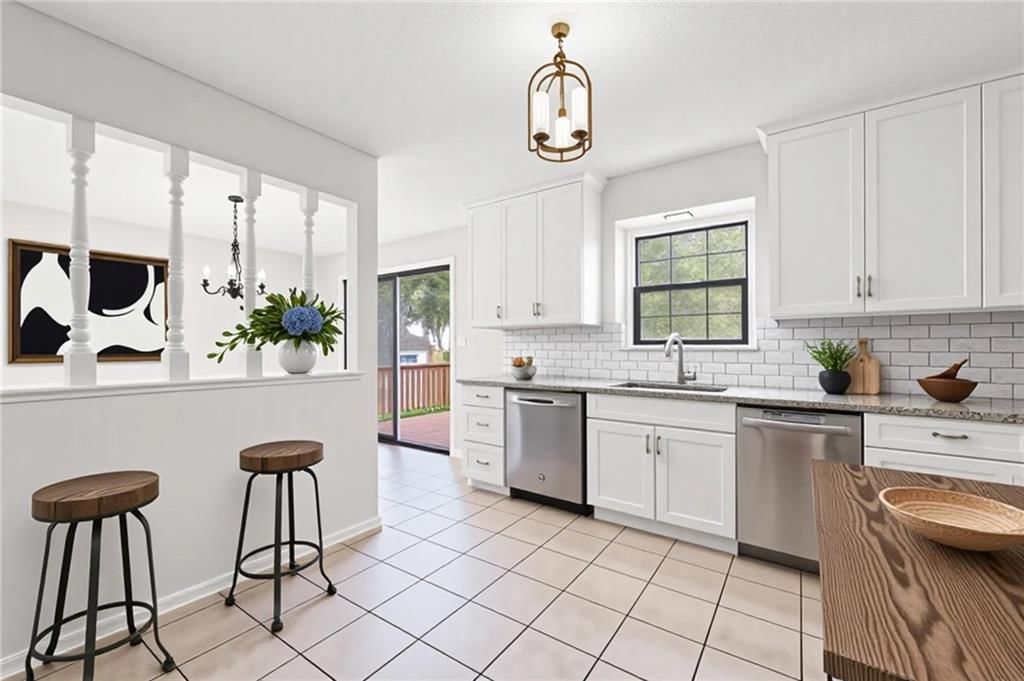 Photo 11 of 35 - 1628 1st Street Terrace