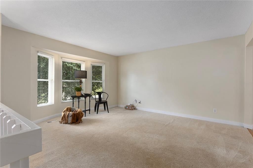 Photo 5 of 43 - 1407 NW 74th Street