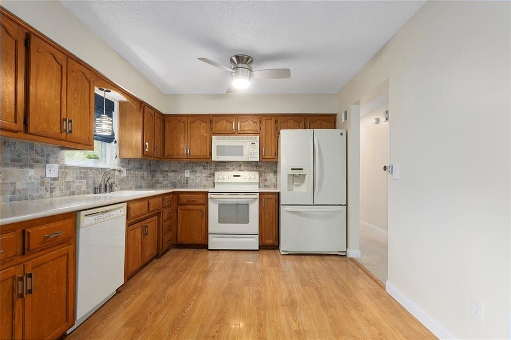 Photo 11 of 43 - 1407 NW 74th Street
