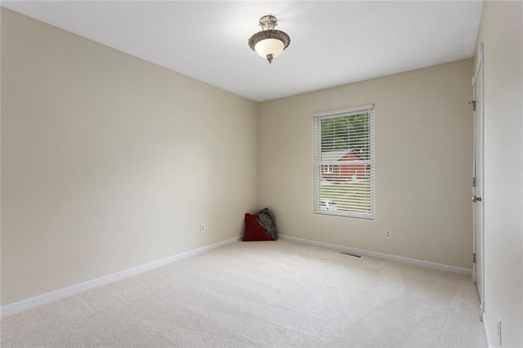 Photo 15 of 43 - 1407 NW 74th Street