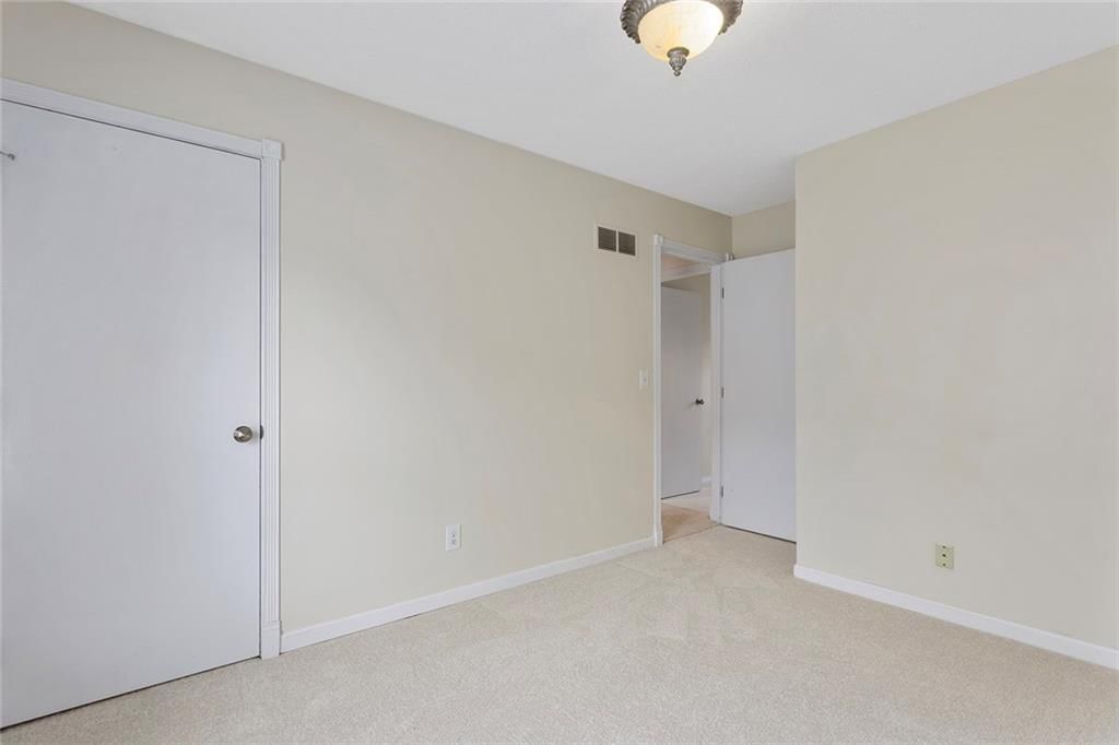 Photo 16 of 43 - 1407 NW 74th Street