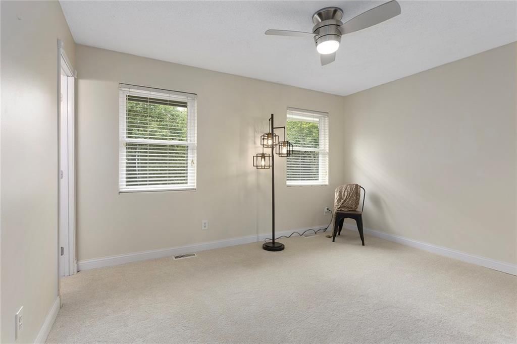 Photo 17 of 43 - 1407 NW 74th Street